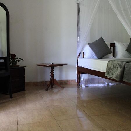 Sun And Surf Rest Hotell Ahangama Exteriör bild