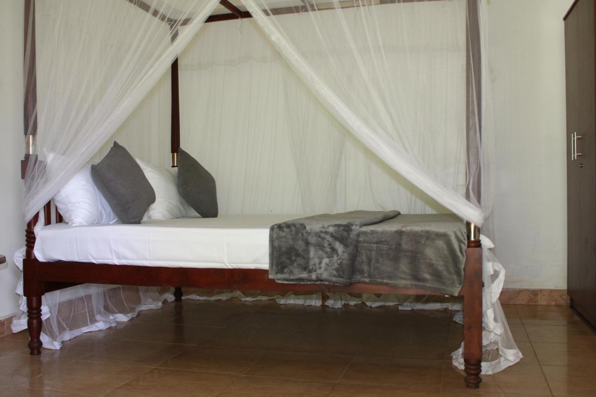 Sun And Surf Rest Hotell Ahangama Exteriör bild