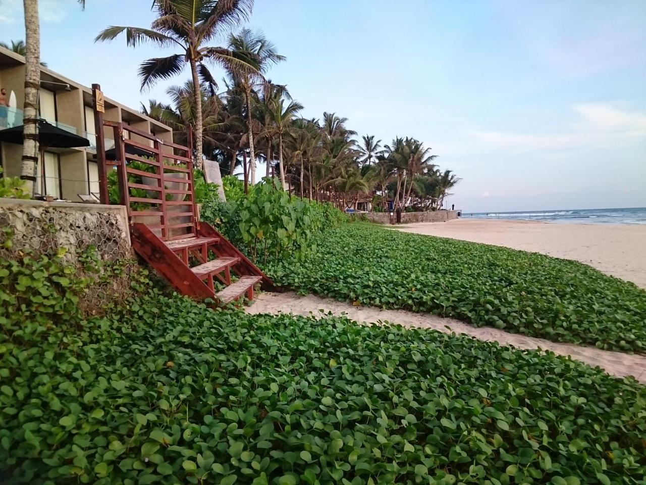 Sun And Surf Rest Hotell Ahangama Exteriör bild
